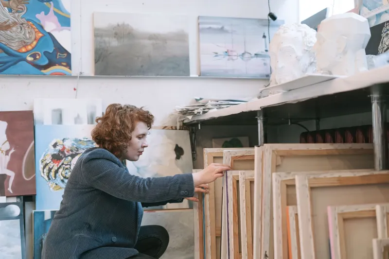 Human Hands, Irreplaceable Vision: How Emerging Artists Are Reclaiming the Soul of Creativity